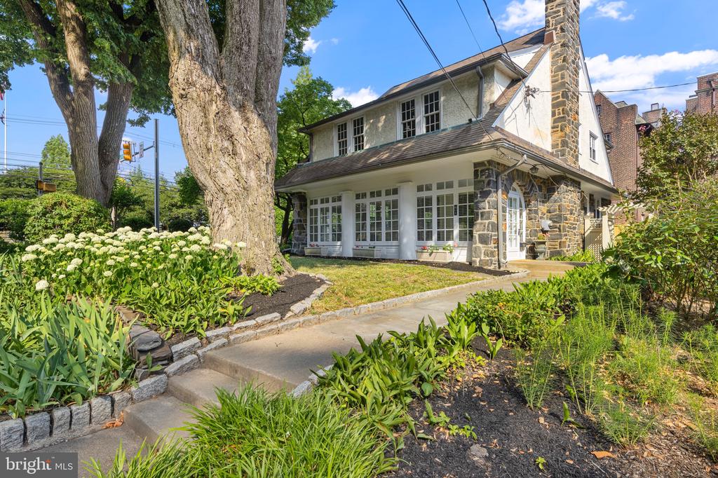 61 HAVERFORD STATION ROAD