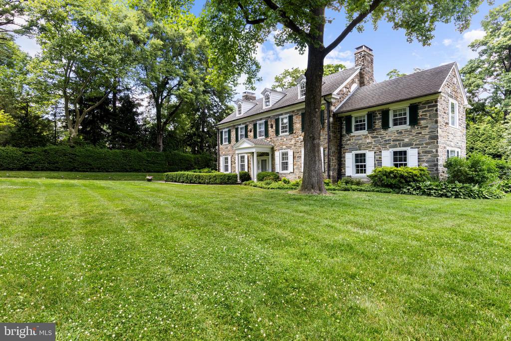 521 N ROSE LANE