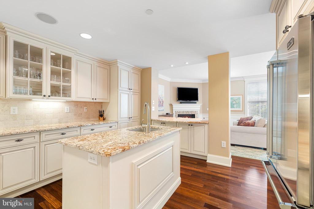 115 E MONTGOMERY AVENUE Unit: 2-B
