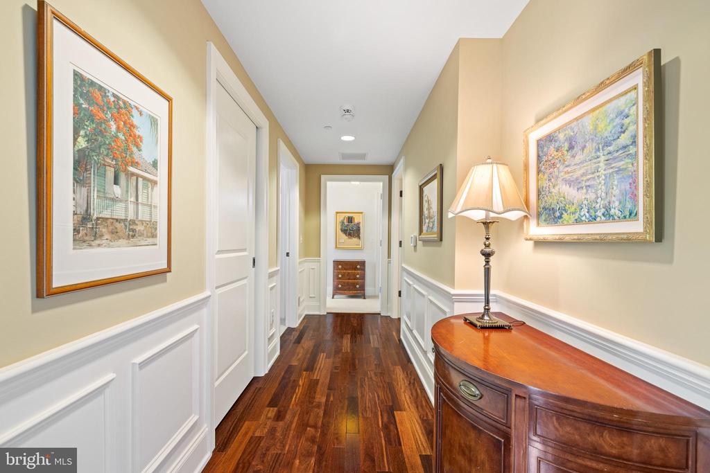 115 E MONTGOMERY AVENUE Unit: 2-B