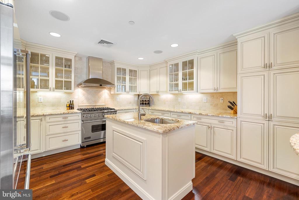 115 E MONTGOMERY AVENUE Unit: 2-B