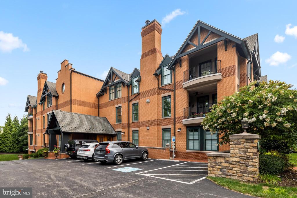115 E MONTGOMERY AVENUE Unit: 2-B