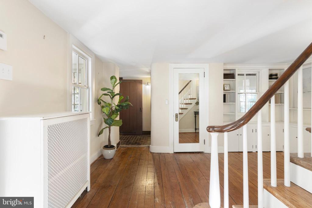 409 FISHERS ROAD