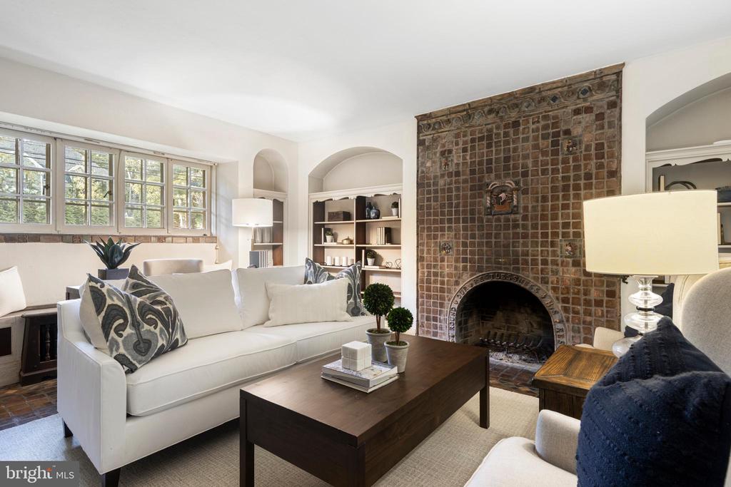 409 FISHERS ROAD