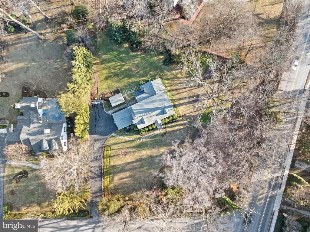 503 SPRUCE LANE N