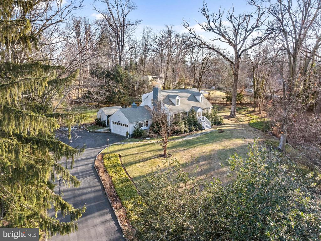 503 SPRUCE LANE N