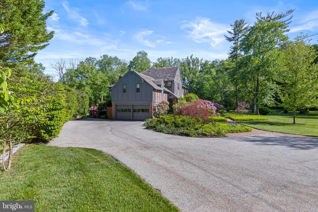 321 AIRDALE ROAD