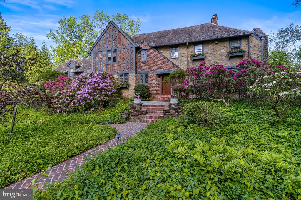 321 AIRDALE ROAD