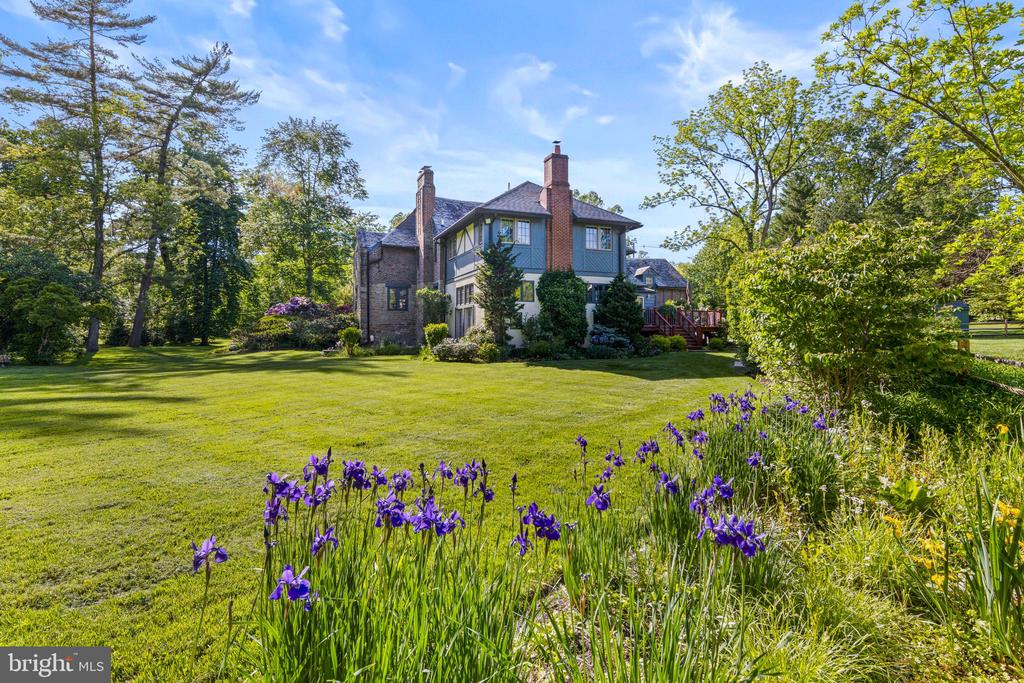 321 AIRDALE ROAD