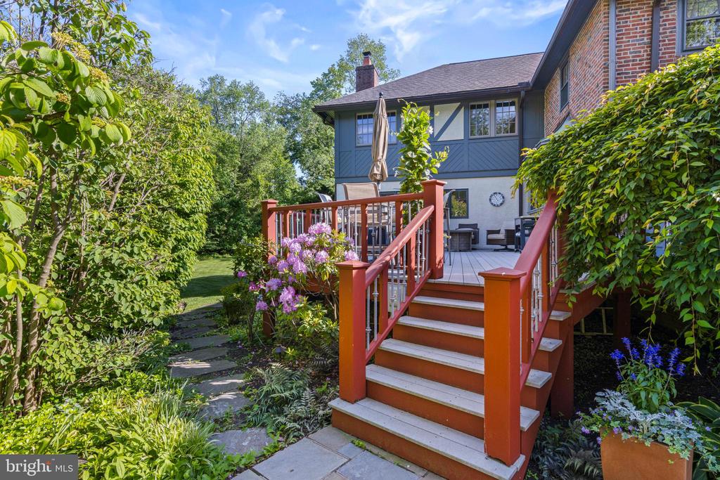 321 AIRDALE ROAD