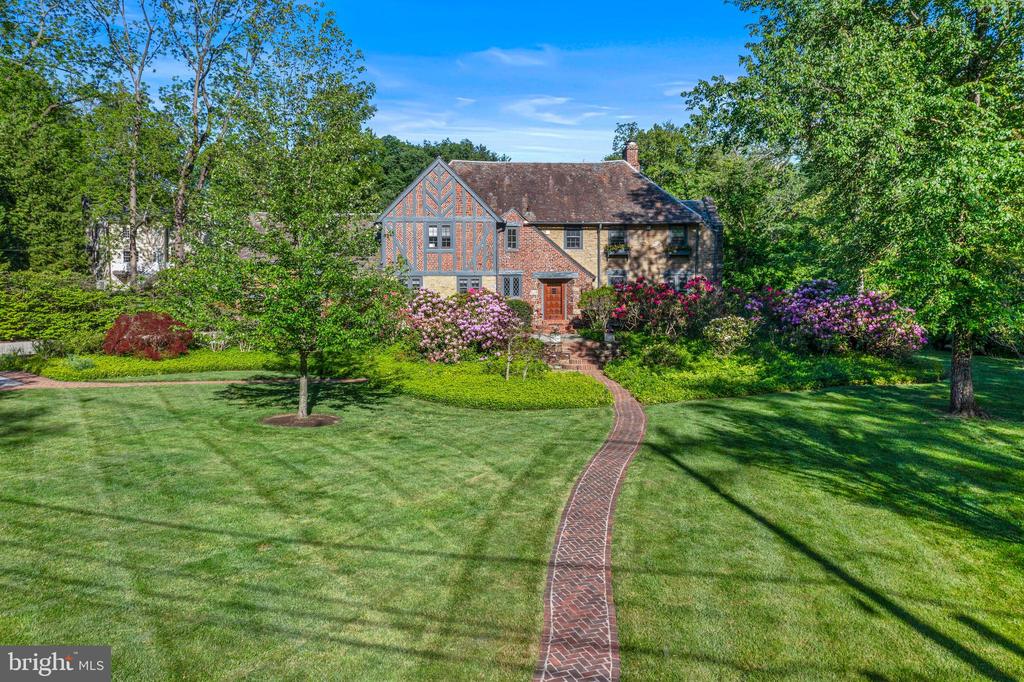 321 AIRDALE ROAD