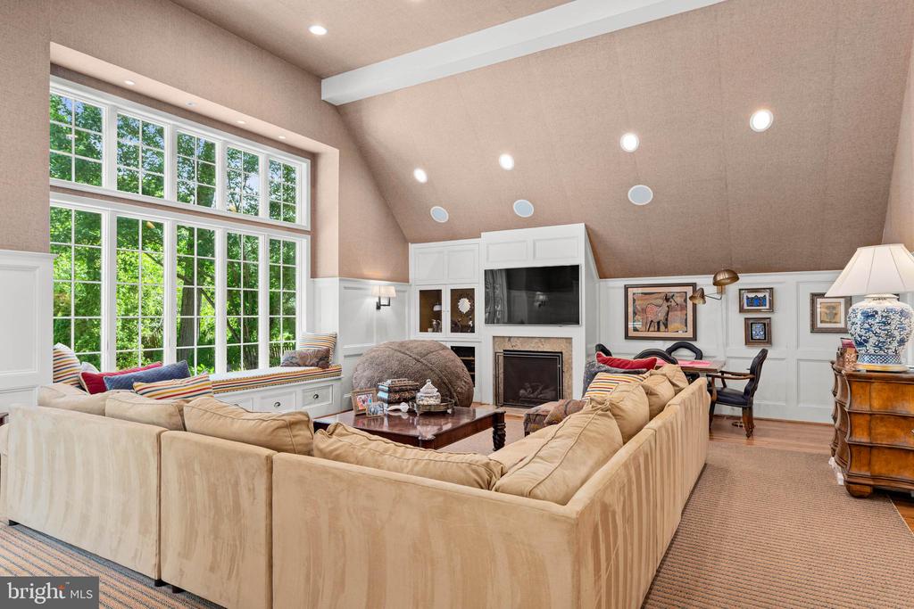 936 ROSCOMMON ROAD