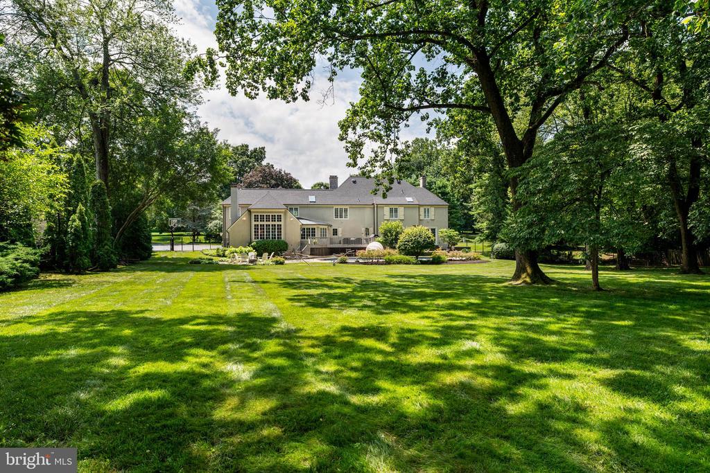 936 ROSCOMMON ROAD