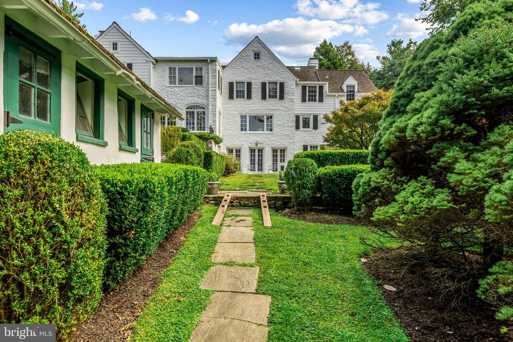 1324 YOUNGS FORD ROAD