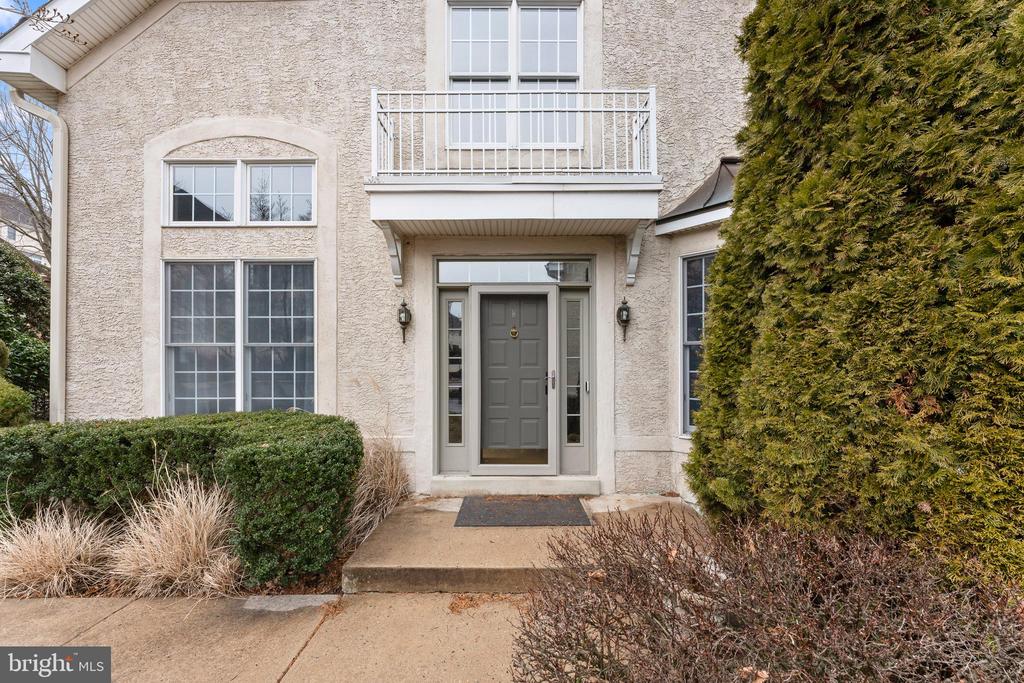 1102 RIVERVIEW LANE