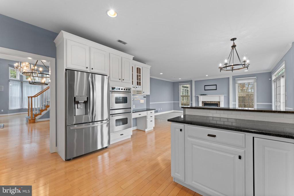 1102 RIVERVIEW LANE