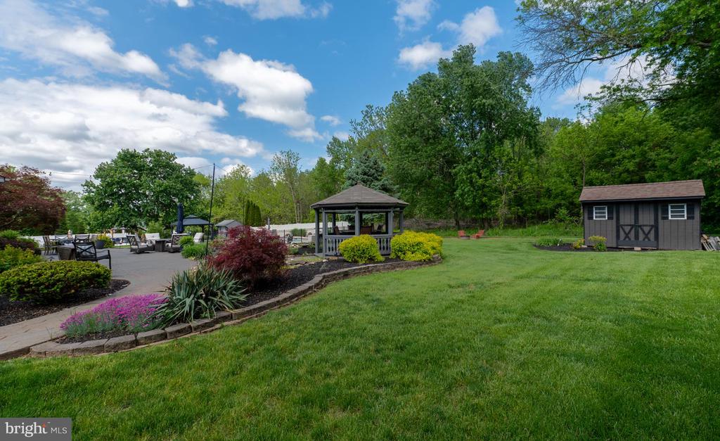 53 GREEN BRIAR DRIVE