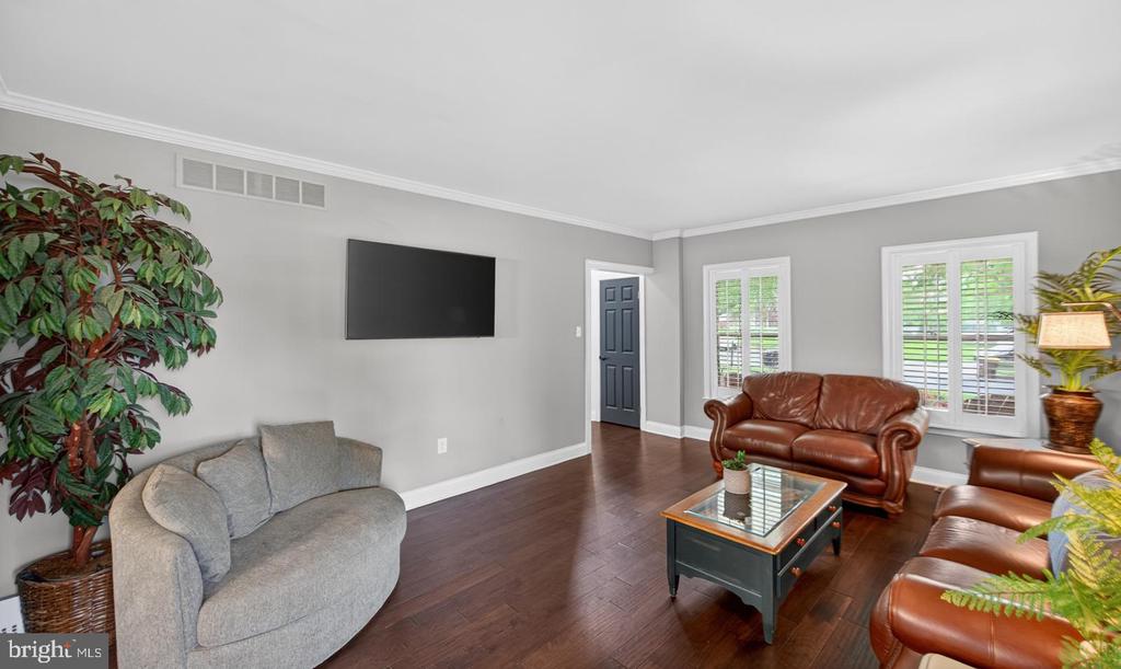 53 GREEN BRIAR DRIVE