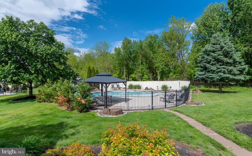 53 GREEN BRIAR DRIVE