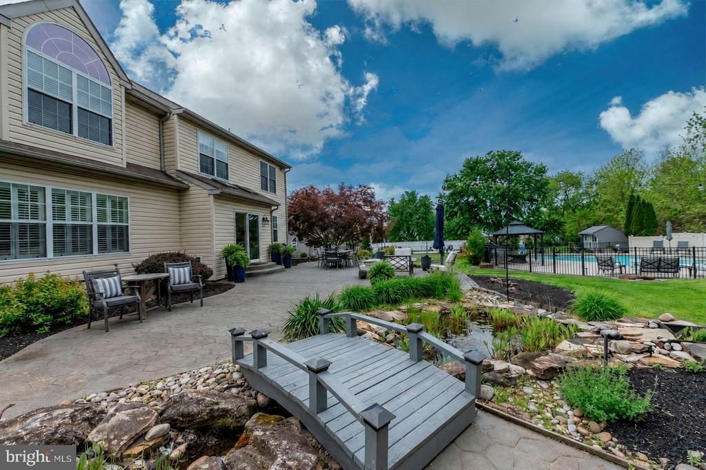 53 GREEN BRIAR DRIVE
