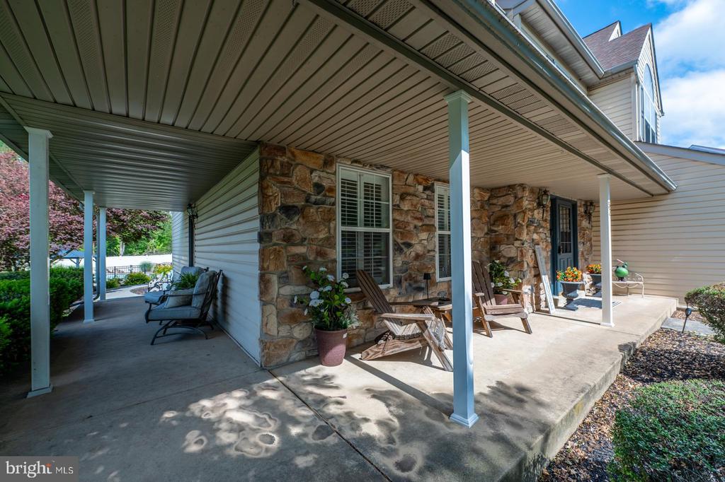 53 GREEN BRIAR DRIVE
