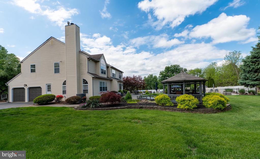 53 GREEN BRIAR DRIVE