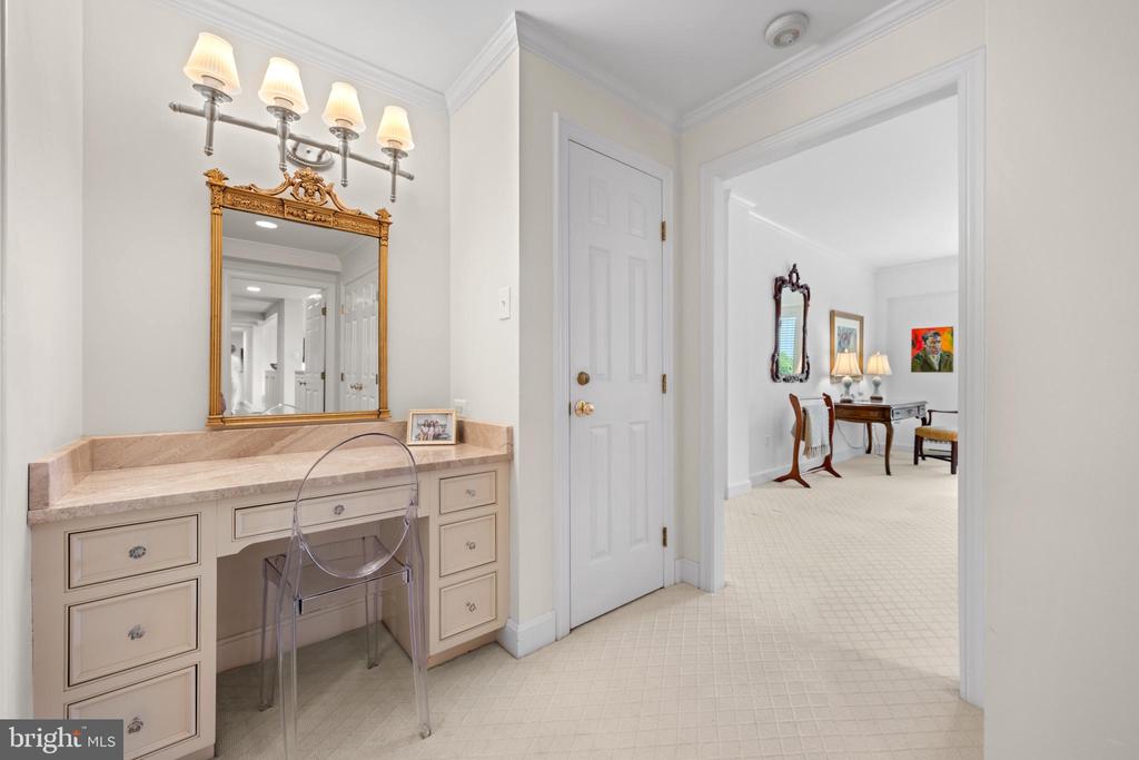 100 GRAYS LANE Unit: 506