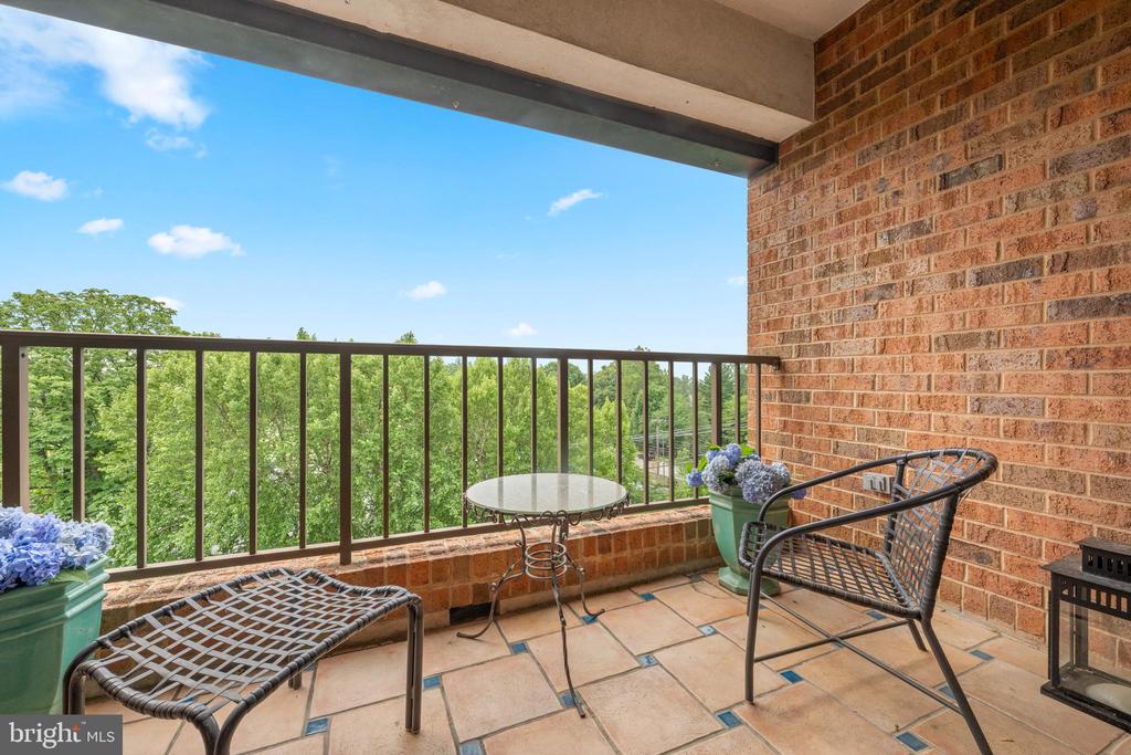 100 GRAYS LANE Unit: 506