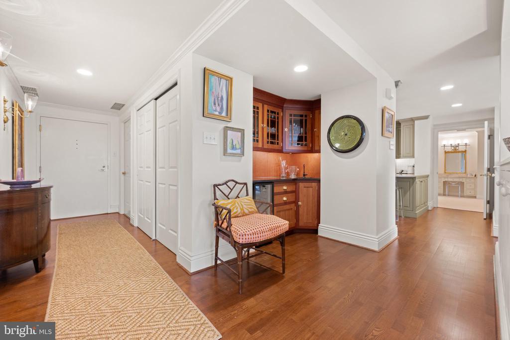 100 GRAYS LANE Unit: 506