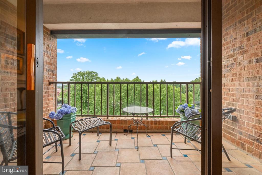 100 GRAYS LANE Unit: 506
