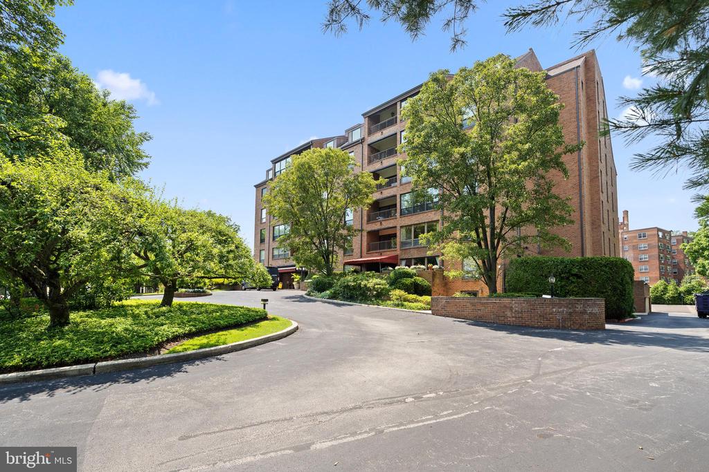 100 GRAYS LANE Unit: 506