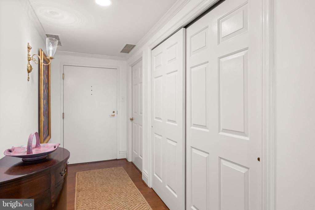 100 GRAYS LANE Unit: 506