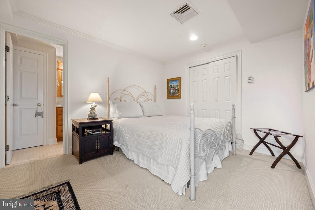 100 GRAYS LANE Unit: 506