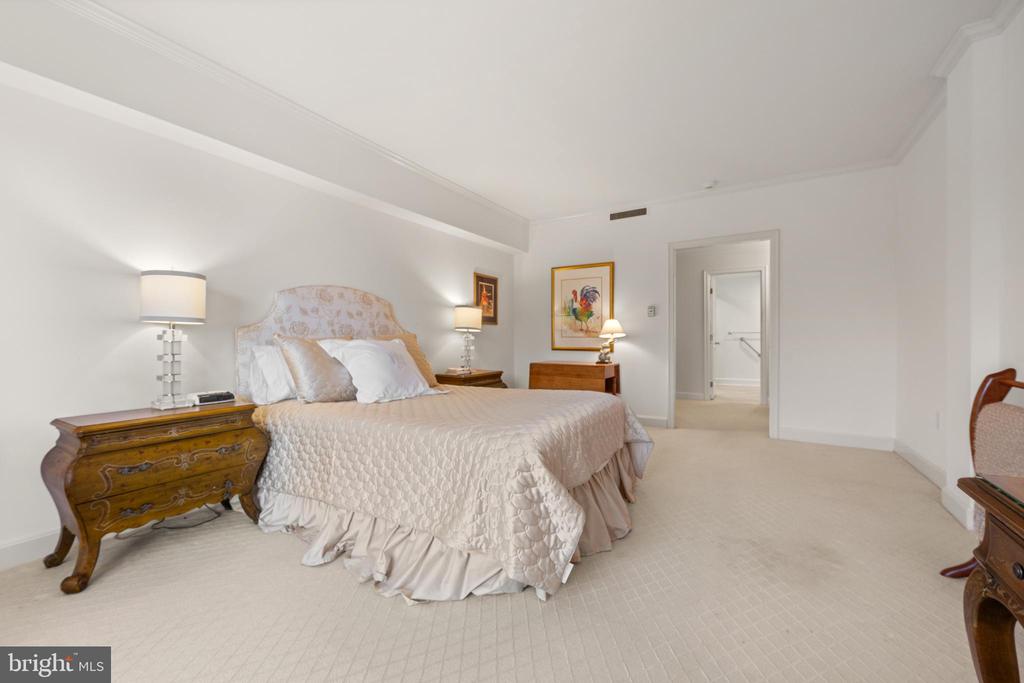 100 GRAYS LANE Unit: 506