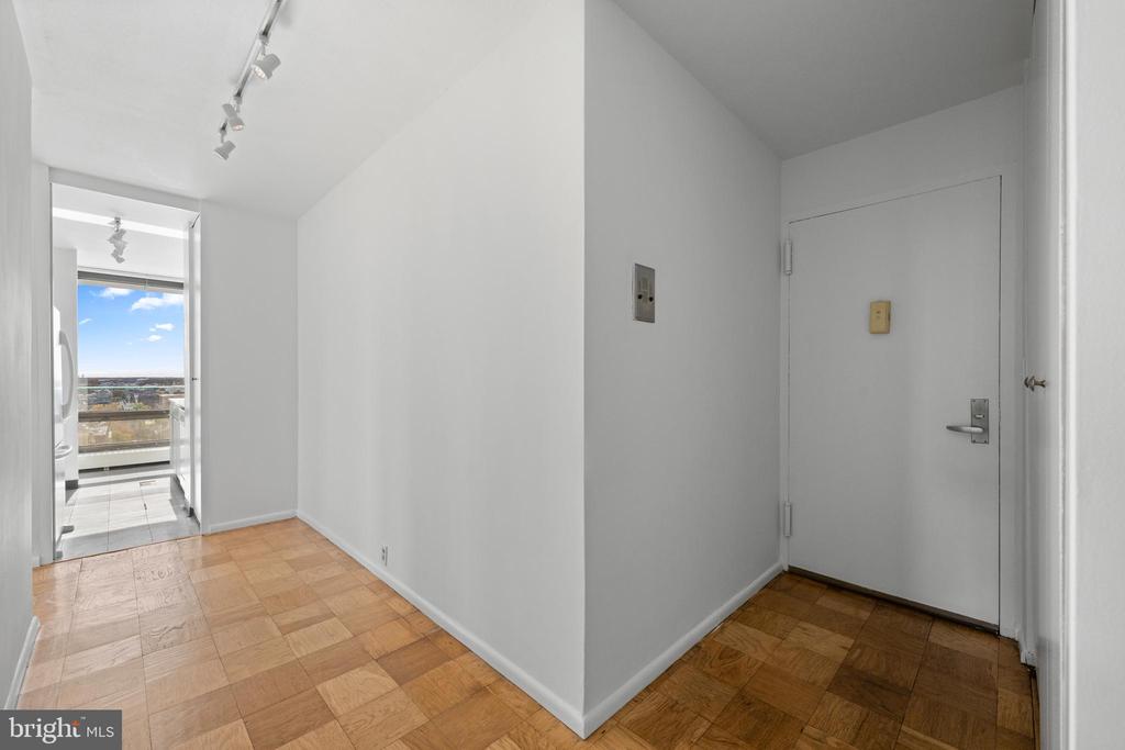 200 LOCUST STREET 10GN