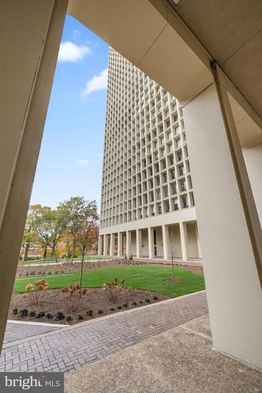 200 LOCUST STREET 10GN