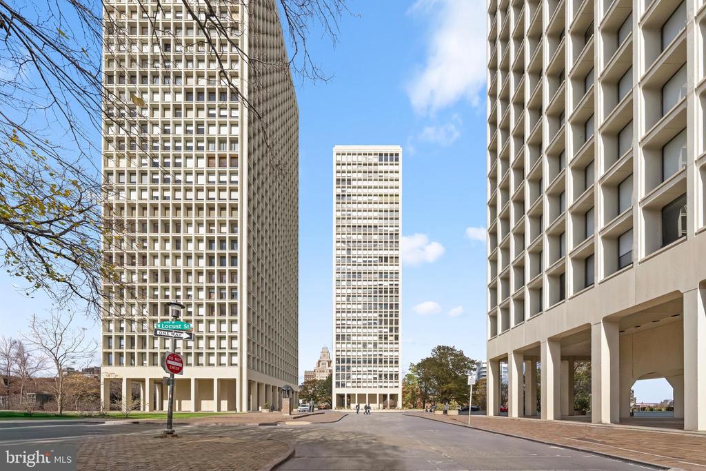 200 LOCUST STREET 10GN