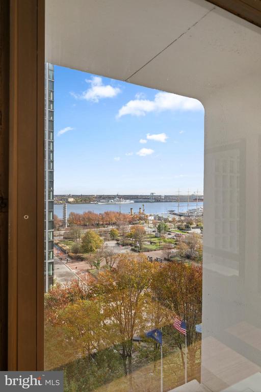 200 LOCUST STREET 10GN