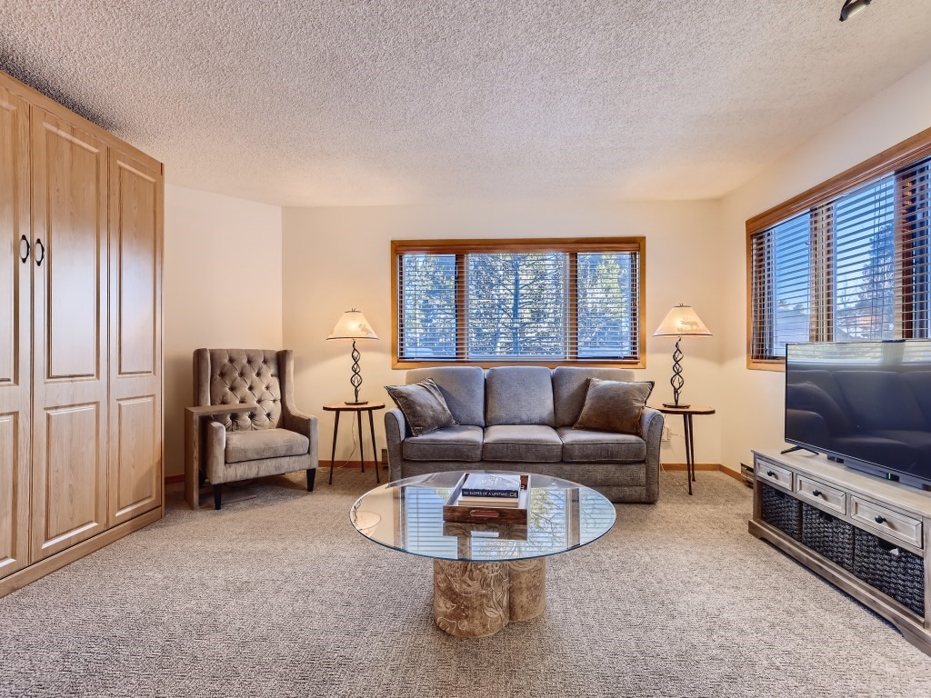 290 Broken Lance Drive Unit: B-101