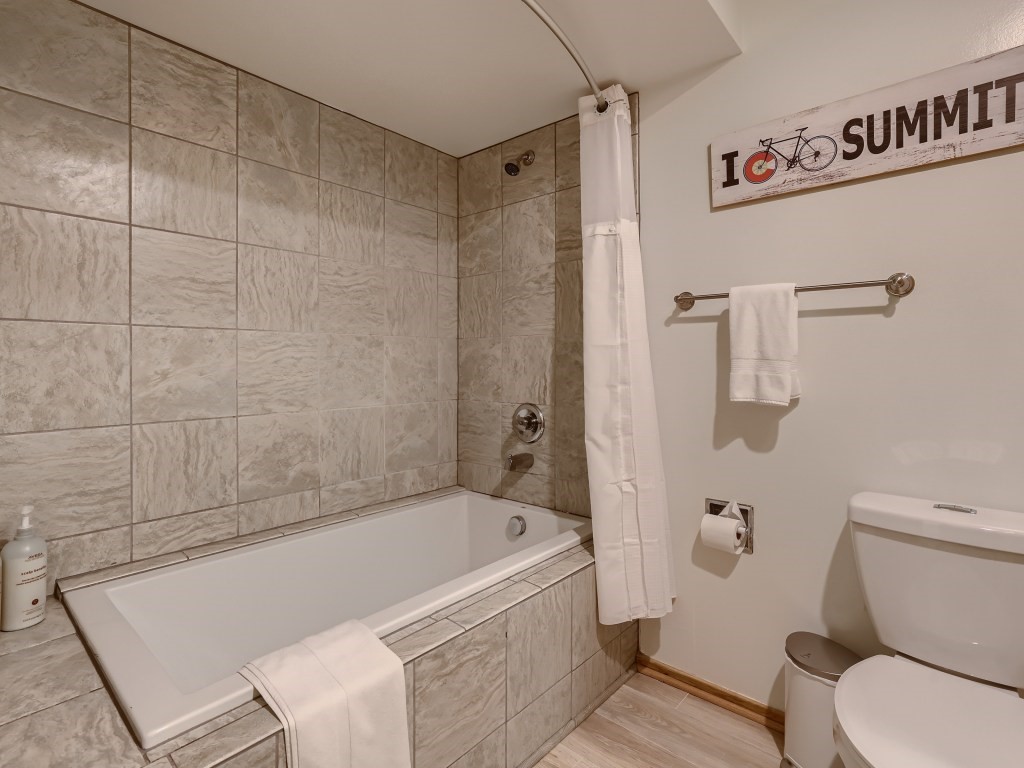 290 Broken Lance Drive Unit: B-101