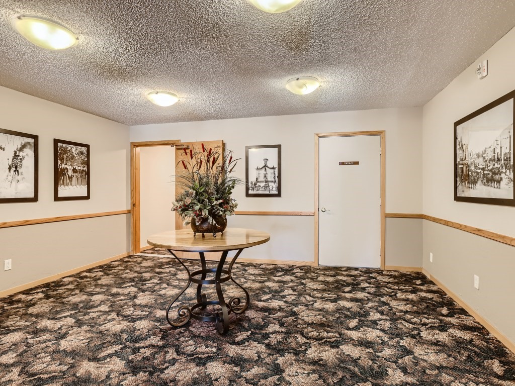 290 Broken Lance Drive Unit: B-101