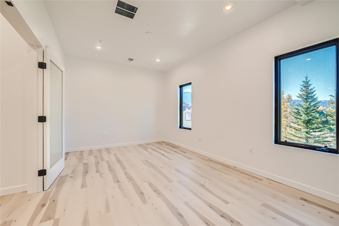 701 E ANEMONE TRL Unit: 201 - B