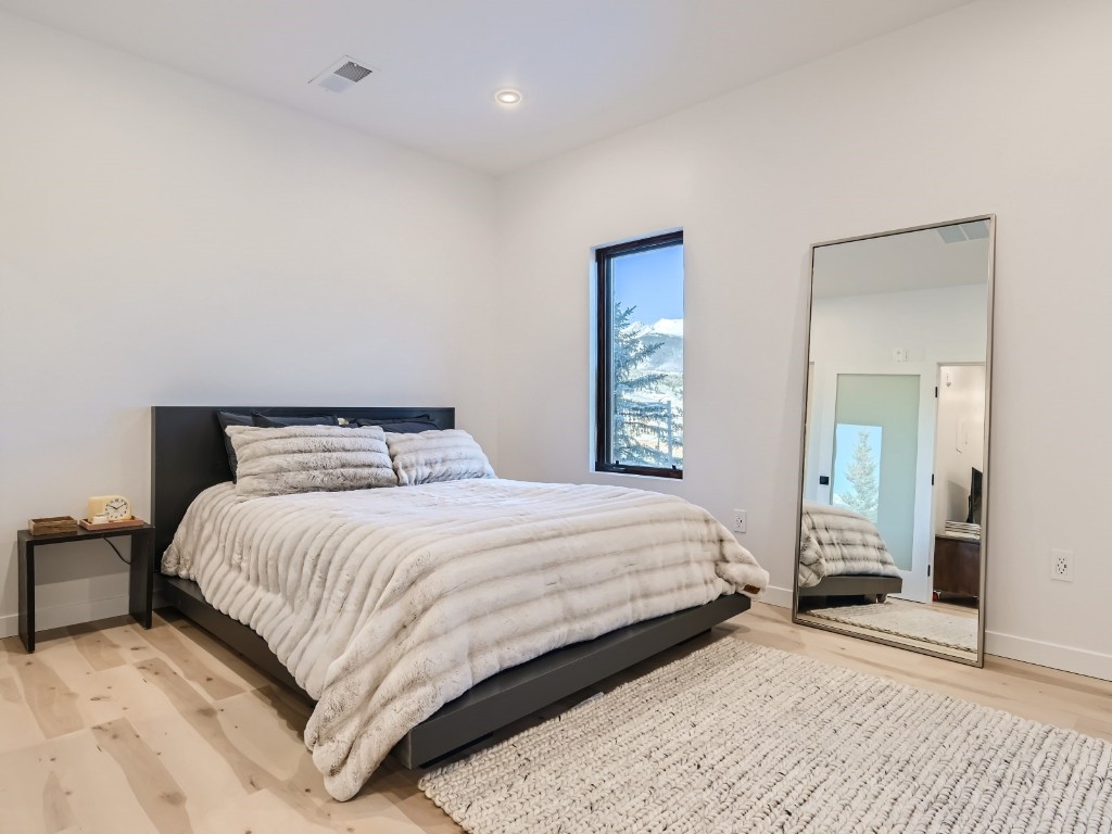 701 E ANEMONE TRL Unit: 201 - B