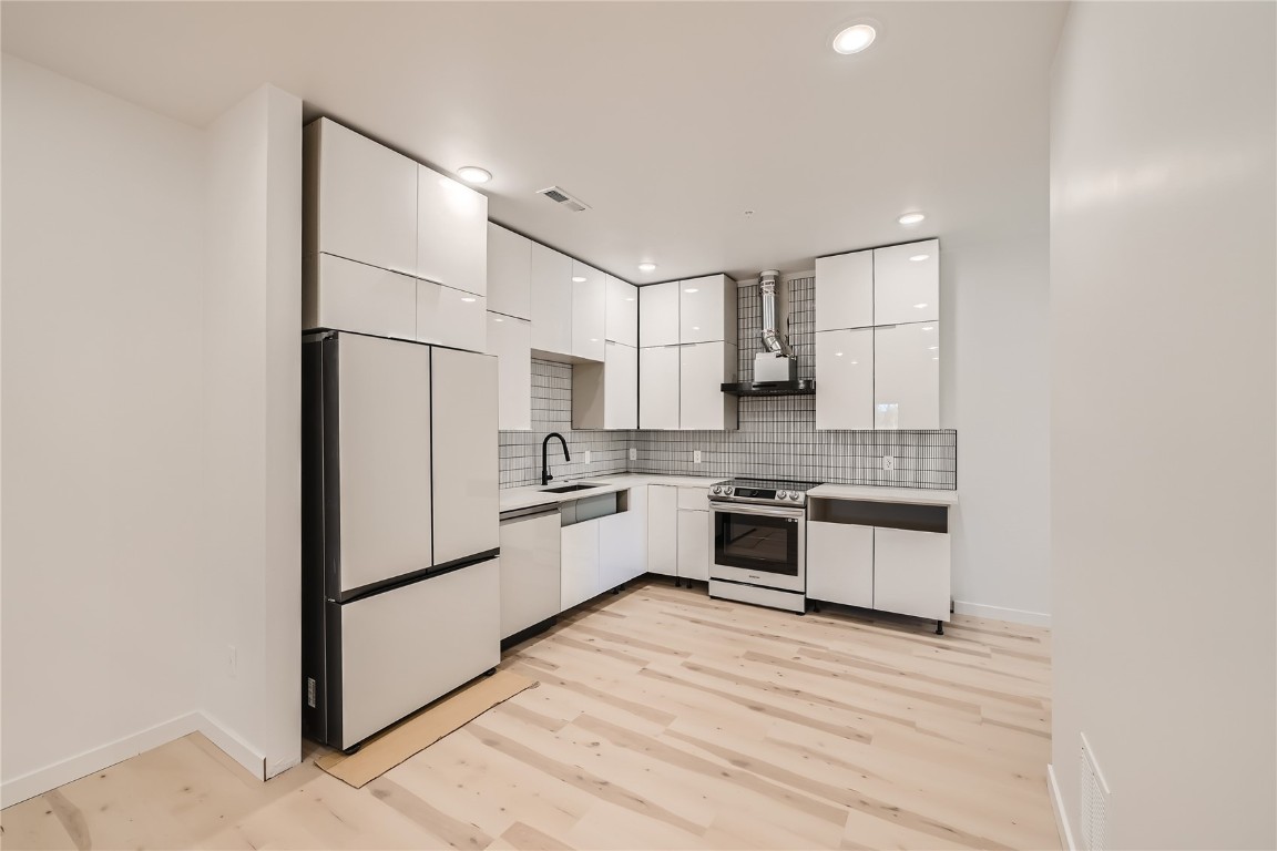 701 E ANEMONE TRL Unit: 201 - B