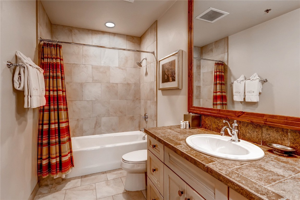 42 Snowfalke Drive Unit: 512