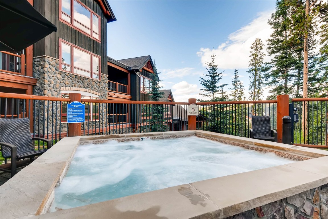 42 Snowfalke Drive Unit: 512