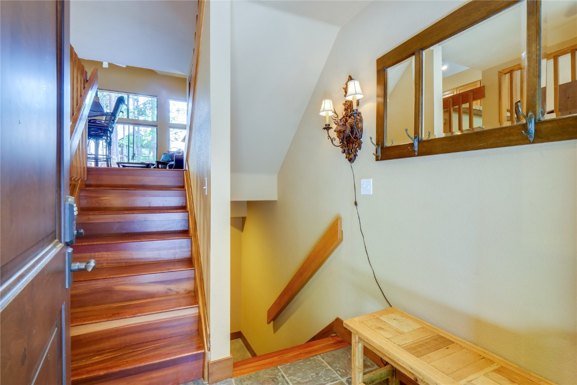 203 VILLAGE POINT Drive Unit: 203