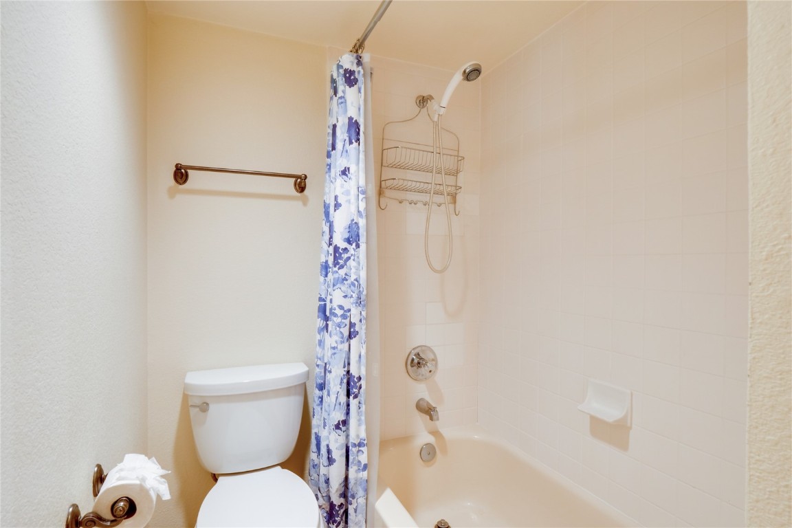 203 VILLAGE POINT Drive Unit: 203