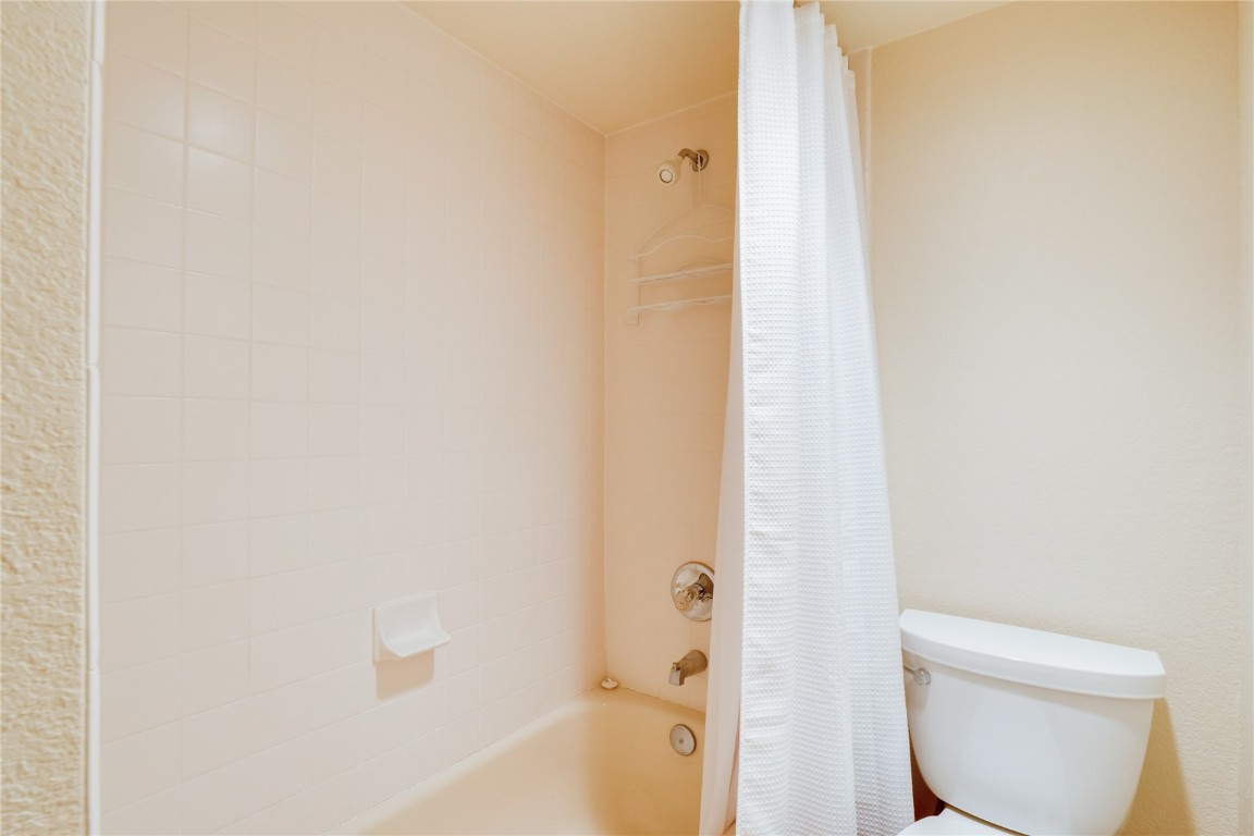 203 VILLAGE POINT Drive Unit: 203