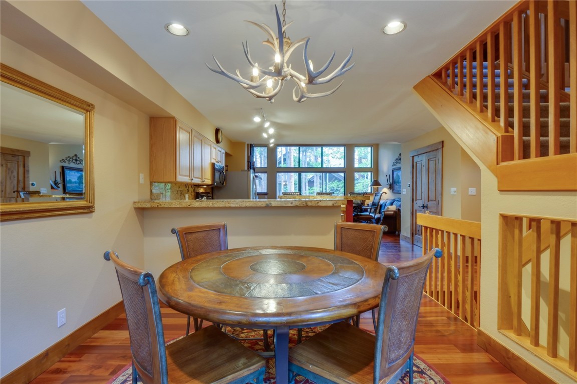 203 VILLAGE POINT Drive Unit: 203